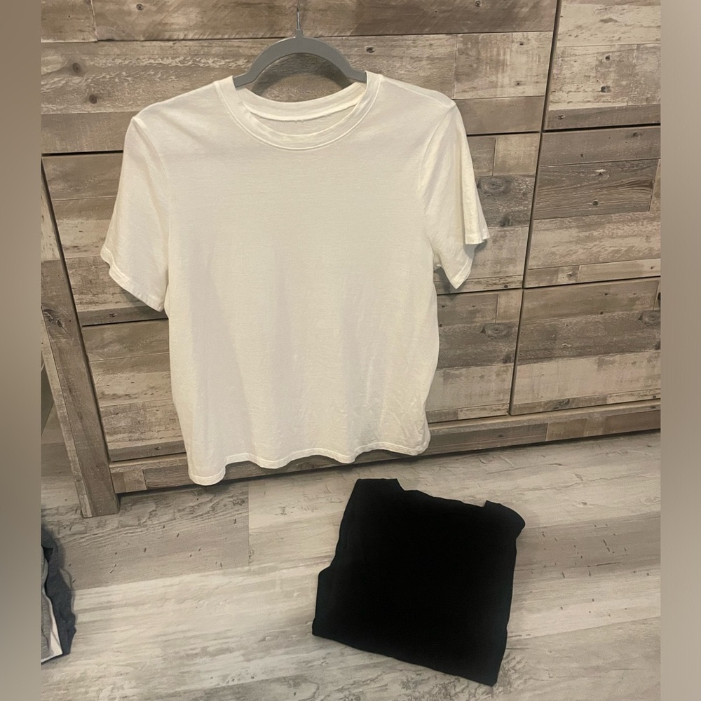 White Tshirt (NO BLACK)